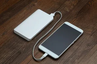 Từ vựng power bank nghĩa là pin dự phòng - tienganhdaily.vn